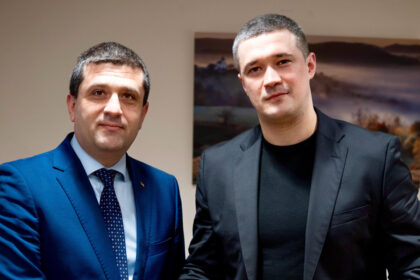 radu miruta s a intalnit cu ministrul ucrainean al apararii sprijinul romaniei pentru ucraina o investitie in securitatea europei 698cc102d2889