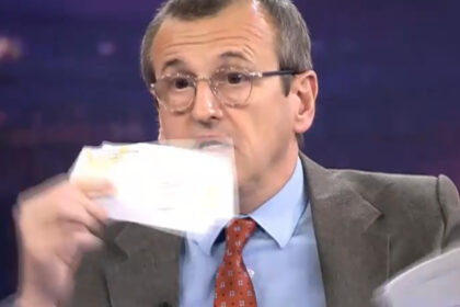 reactia lui ilie bolojan dupa ce o diploma de doctor a fost rupta in direct la digi24 nu de diplome ducem lipsa 699e081428c15