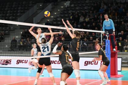 regal voleibalistic in sala sporturilor csm constanta csm volei alba blaj 69906f3af1514