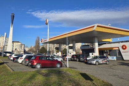 rompetrol face precizari privind situatia celor 4 statii de carburanti din constanta sistarea activitatii statiilor ar putea determina un dezechilibru al mediului economic local 699ebd0599991