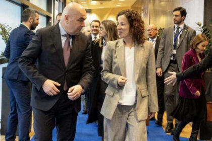 roxana minzatu imi doresc ca romania sa fie un exemplu in implementarea proiectelor sociale exista o alocare de 72 miliarde de euro 69a13e5151a47