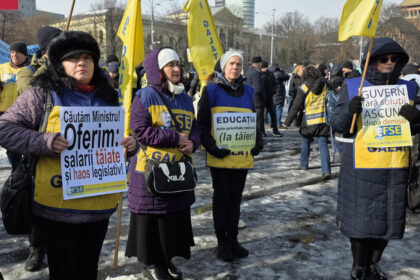 scoala saraca tara needucata protest al sidicalistilor din educatie la palatul cotroceni de la 1200 la 1330 699ea29c7c933
