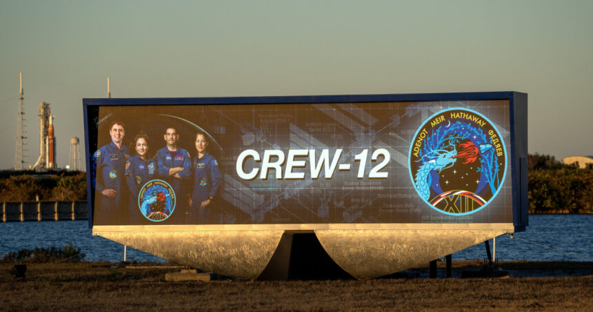 spacex reia zborurile pe orbita cand va fi lansata misiunea crew 12 catre statia spatiala 698734f2c0e7e