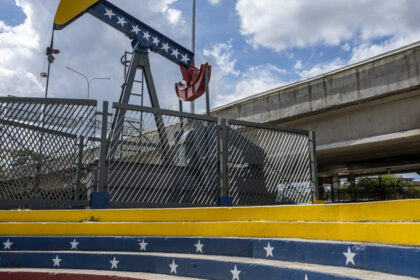 sua ridica restrictiile si lasa cinci mari companii petroliere sa reia operatiunile in venezuela 698f728486f08