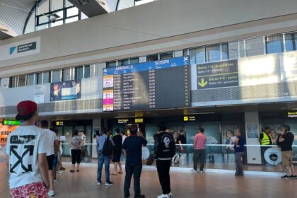 tendinta traficului de pasageri pe aeroporturile din romania care este situatia la constanta si tulcea 6993c10cca650