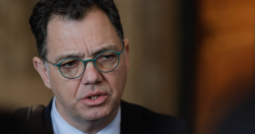 un lider pnl cere demisia secretarului general al guvernului dupa ce a comparat taierile de posturi cu auschwitz 698ceb7303f6e