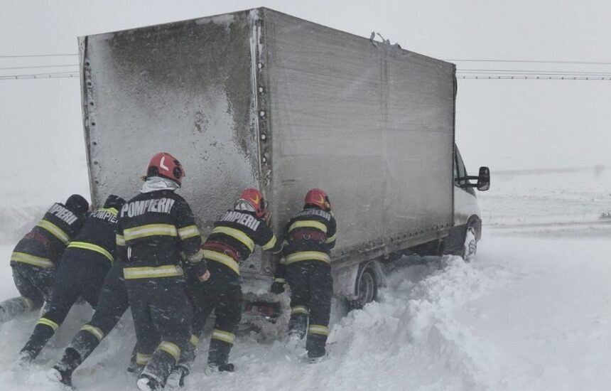video 80 de autoturisme inzapezite 200 de apeluri la 112 ambulante blocate zi dificila pentru angajatii mai din judetul constanta 699612a429b6a