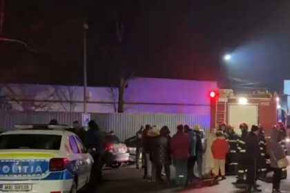 video explozie intr un bloc din chitila doi raniti si 40 de locatari evacuati in toiul noptii 6986e79cca438