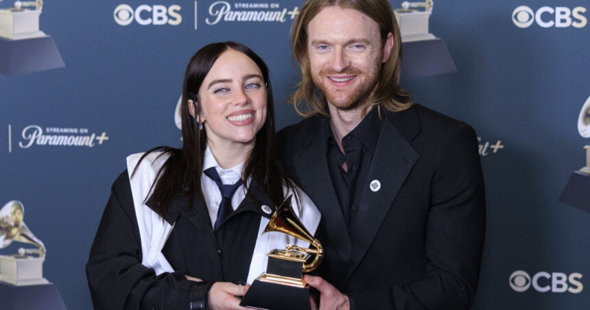 video grammy 2026 billie eilish castiga cu wildflower si cu discursul despre abuzurile ice nimeni nu este ilegal pe un teritoriu furat 698046d2b307c