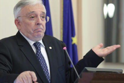 video mugur isarescu avertizeaza asupra riscului de criza in horeca si comert exista o restrangere a cererii dar speram sa fie depasita 6995bed88e9c5