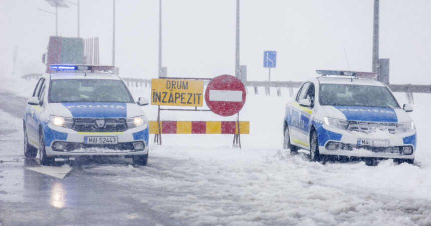video ninge viscolit in 16 judete si in bucuresti copaci cazuti masini avariate ce drumuri sunt inchise circulatiei 6999520f4d2db