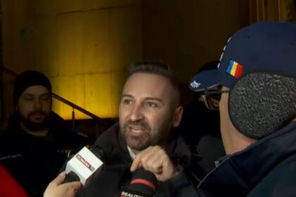 video politistii care au protestat in piata victoriei au incercat sa intre in guvern sa mergem sa vorbim cu domnul bolojan 699def4e5d01a