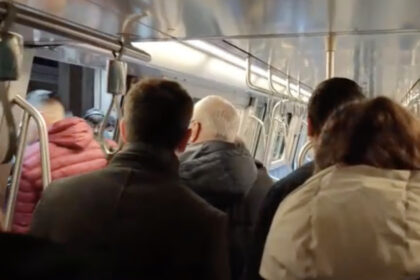 video probleme la metrou un tren s a defectat la statia constantin brancoveanu si a fost retras din circulatie 699da0ffa0c0f