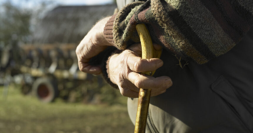 video romania imbatraneste mai accelerat decat restul europei unul dintre motive exodul peste hotare jumatate de comuna e plecata 6999e93e40270