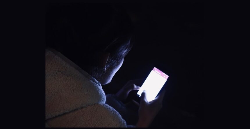 video semnal de alarma pentru tineri nu trimiteti fotografii pe internet necunoscutilor santajul incepe cu te rog 697f0e9fa0613