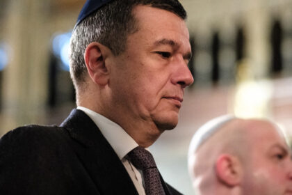video sorin grindeanu a vizitat sfantul mormant si zidul plangerii romanii sunt respectati la ierusalim pentru ca si au aparat credinta 6983842fe9d40