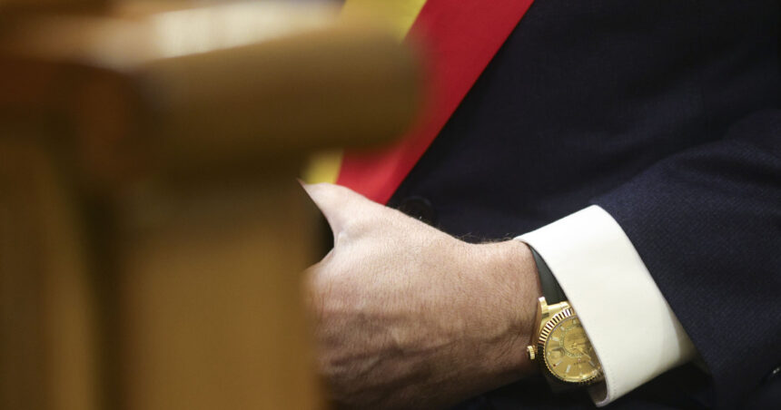 video un primar revoltat de taieri a purtat un rolex de zeci de mii de euro la intalnirea cu bolojan nu vad care e problema 698b5aab84579