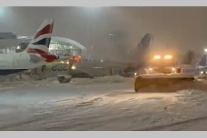 video verifica aici cursele anulate de pe aeroportul henri coanda si bucuresti baneasa autoritatile conditii de ninsoare abundenta si viscol puternic 69956d8923623