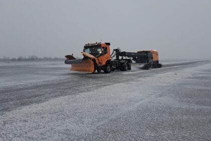 vremea nefavorabila a inchis o pista a aeroportului mihail kogalniceanu situatia completa a traficului la orele 12 00 699988aaa2158