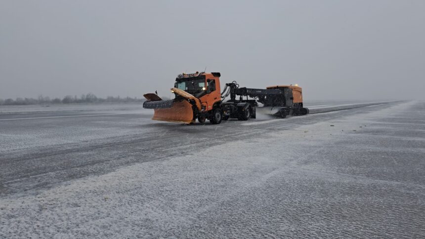 vremea nefavorabila a inchis o pista a aeroportului mihail kogalniceanu situatia completa a traficului la orele 12 00 699988aaa2158