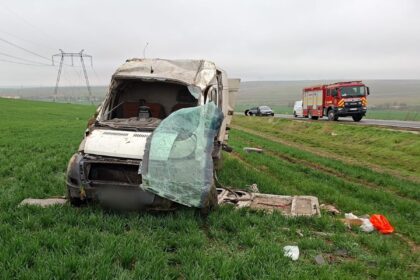 accident pe dn22 langa sibioara o duba s a rasturnat 69c7bb3b6179a