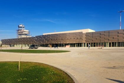 aeroportul international mihail kogalniceanu inaugureaza noul terminal de pasageri menit sa creasca semnificativ capacitatea operationala a aeroportului 69b03173895bb