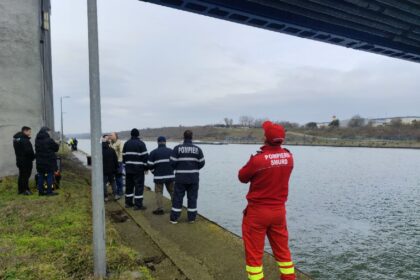 alerta langa agigea trupul unei persoane descoperit in apa 69b8fefa2d10b