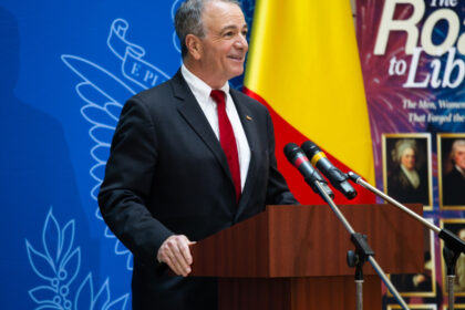 ambasadorul sua la bucuresti romania este binevenita sa aplice din nou pentru programul visa waiver 69cb87478c9db
