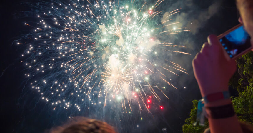 bucurestiul renunta la artificii ce taxa trebuie sa plateasca cei care vor sa organizeze spectacole pirotehnice 69b58abb9a61b