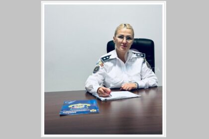 carmen serbanescu directorul ipj constanta imputernicita sefa centrului de informare si relatii publice din politia romana 69c409aa29fb8