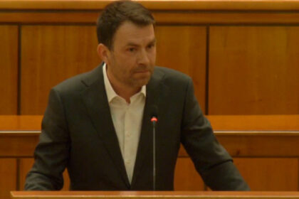 catalin drula domnule grindeanu din cauza crizei dumneavoastra de leadership sufera o tara intreaga maturitate nu inseamna scandal 69bc61cf32cb0