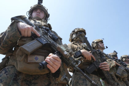 ce ar putea insemna sosirea a 17 000 de soldati ai sua in orientul mijlociu in 2003 invadarea irakului a presupus 150 000 de militari 69c8499ea0b08