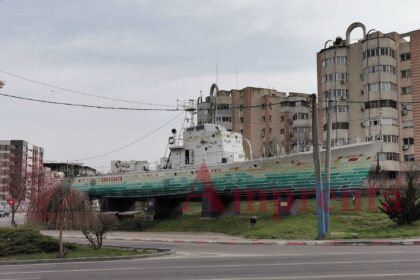 cine a cumparat vaporasele de la intrarile din constanta 69b0387b0d244