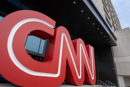 cnn are temeri privind independenta sa editoriala fata de trump dupa ce va fi cumparat de paramount skydance precedentul cbs 69a736d877b3d