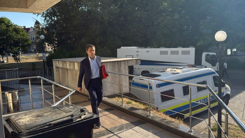 cristian radu scapa si de arestul la domiciliu plasat sub control judiciar 69c135dcd5457