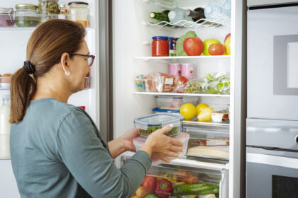cum se organizeaza corect alimentele in frigider raftul potrivit pentru fiecare si lista produselor care nu trebuie pastrate la rece 69abc00a9d29b