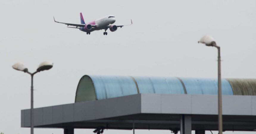 cursele speciale ale tarom care ar fi trebuit sa repatrieze peste 300 de romani din orientul mijlociu amanate pentru luni seara 69a533170a257