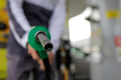 distribuitorii de carburanti avertizeaza guvernul plafonarea adaosului la 50 poate bloca piata si nu scade preturile la pompa 69c3ef220bedc