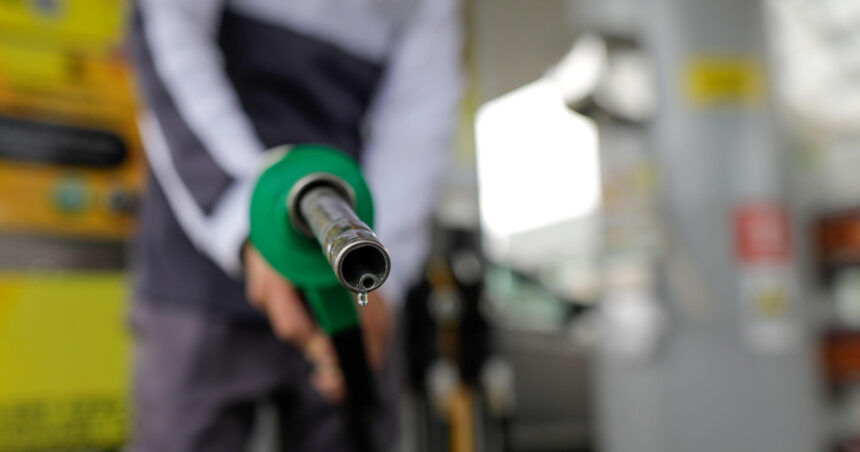 distribuitorii de carburanti avertizeaza guvernul plafonarea adaosului la 50 poate bloca piata si nu scade preturile la pompa 69c3ef220bedc