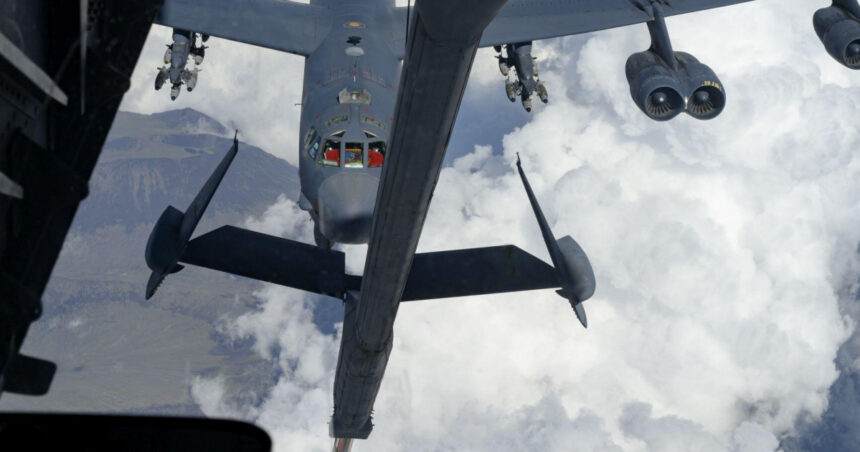 dupa b 1 si b 2 sua au aruncat in lupta si b 52h stratofortress cum arata un atac pe distante llungi de manual al us air force 69a90f14253e6