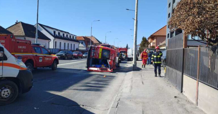 foto accident la sibiu intre o ambulanta smurd si un autoturism a fost activat planul rosu de interventie 69ac29868e7b2