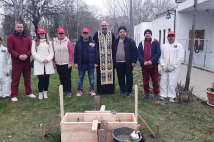 foto asociatia suflete deschise a pus piatra de temelie a unui monument in parcul garii zece troite ctitorite in judetul constanta 69be843a14e9b
