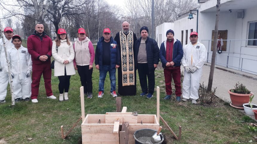 foto asociatia suflete deschise a pus piatra de temelie a unui monument in parcul garii zece troite ctitorite in judetul constanta 69be843a14e9b