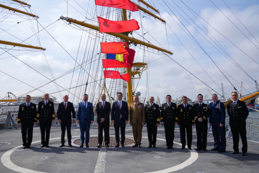 foto cooperare romano americana in domeniul sistemelor aeriene fara pilot ambasadorul sua in romania vizita la bordul fregatei regina maria 69c55e891f8a3