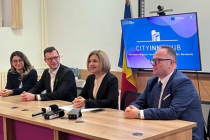 foto scolile si liceele din constanta vor avea butonul rosu anti bullying si pentru situatiile problematice isj constanta a lansat proiectul 69bbbe1833399