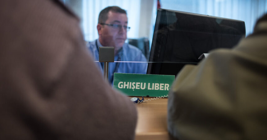 functionarii publici care sunt rezervisti voluntari nu sunt in stare de incompatibilitate proiectul adoptat de senat 69c179e2055de