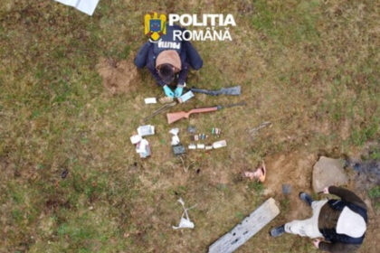 galerie foto arme letale ilegale ascunse in pamant si folosite la braconaj zeci de perchezitii in bistrita nasaud 11 suspecti vizati 69c94a5de000e
