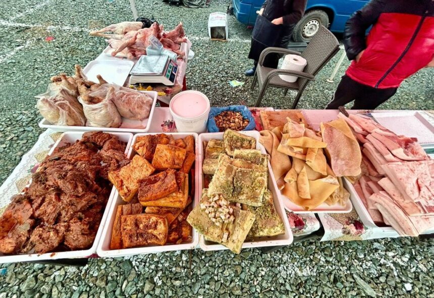 galerie foto conditii necorespunzatoare la targul de pe varianta ovidiu amenzi de peste 27 000 lei si sute de kilograme de alimente confiscate 69c91edc76b9e