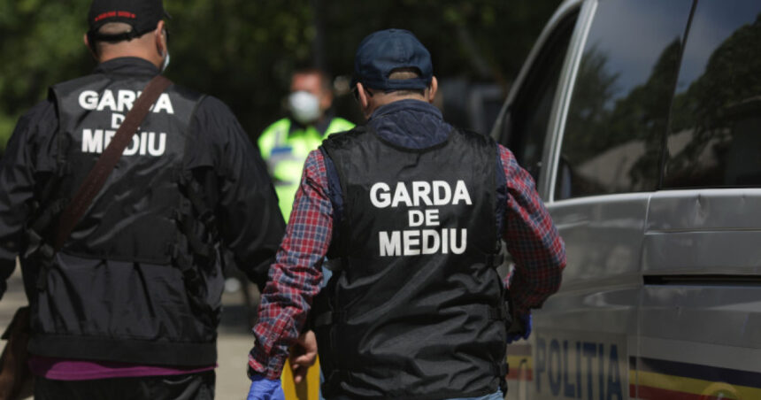 garda nationala de mediu anunta ca au fost gasite tone de deseuri ingropate ilegal intr o arie de peste 5 000 de mp 69b30e6bda5bc