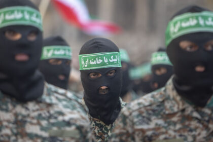 gardienii revolutiei din iran il ameninta pe benjamin netanyahu vom continua sa l vanam si sa l ucidem 69b67d4a5eeab